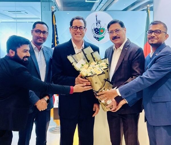 US Embassy Commercial Counselor Visits AmCham Office