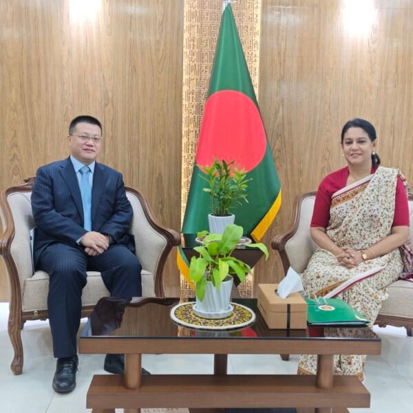 Chinese Ambassador Pays Courtesy Call on Environment Advisor