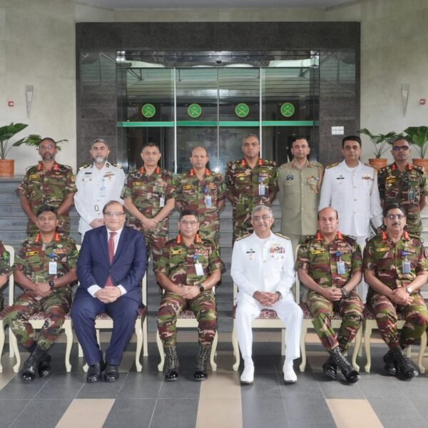 Pakistan Navy Chief Pays Courtesy Call on Army Chief