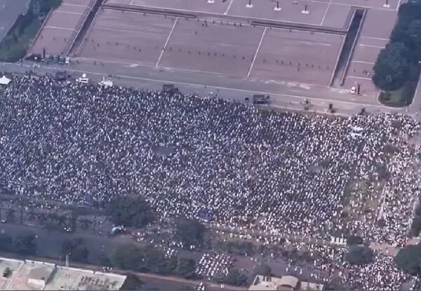Lakhs of people gather to attend Osman Hadi’s funeral