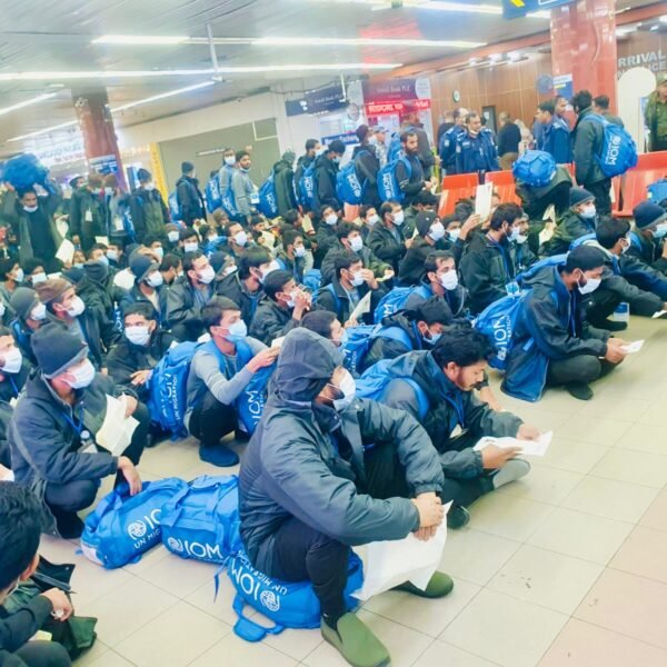 345 more Bangladeshis return home from Libya