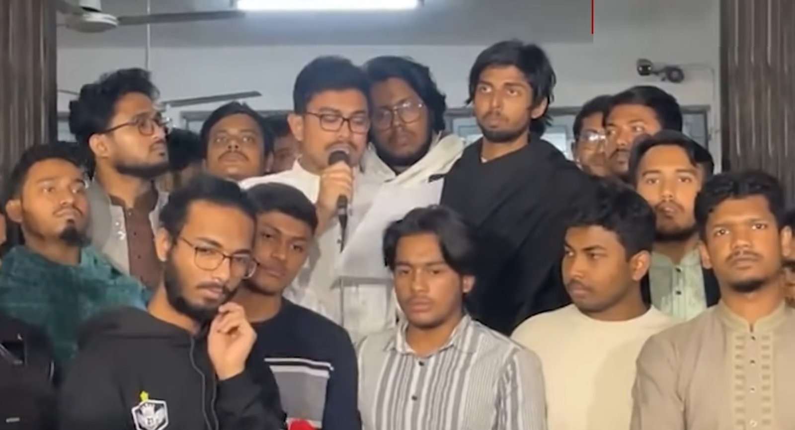 General students including DUCSU leaders surrounded the VC’s office…