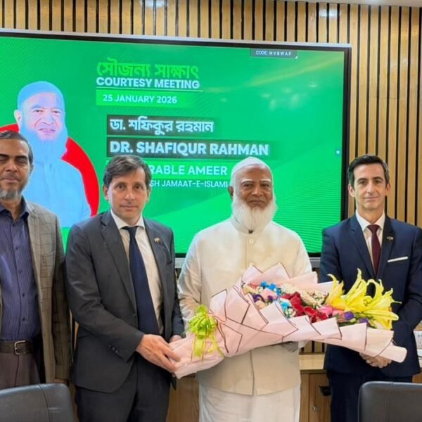 French Ambassador Pays Courtesy Call on Jamaat Ameer