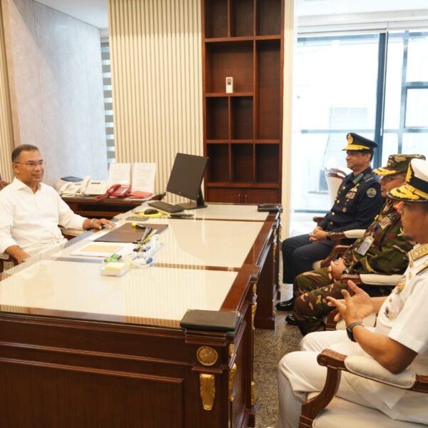 Prime Minister Tarique Rahman Receives Courtesy Call from Chiefs…