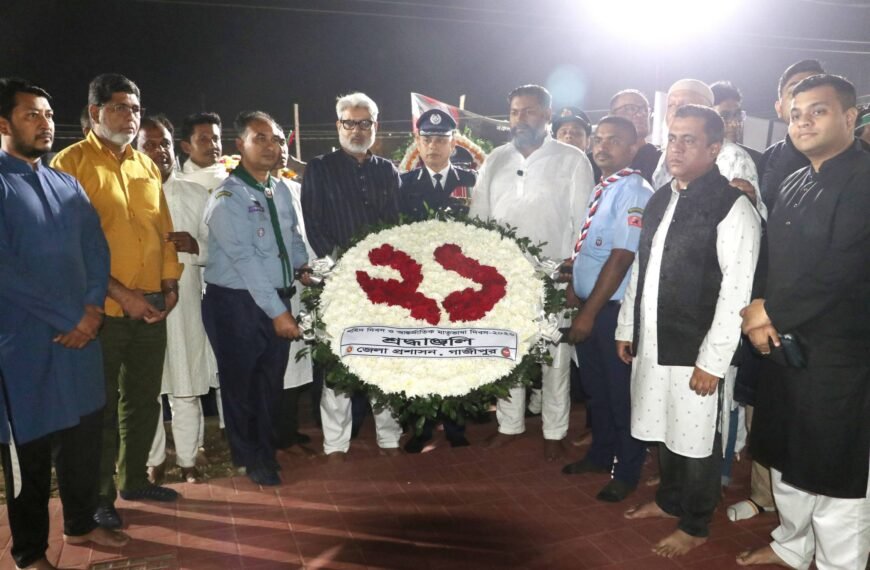 Deputy Commissioner pays tribute at…