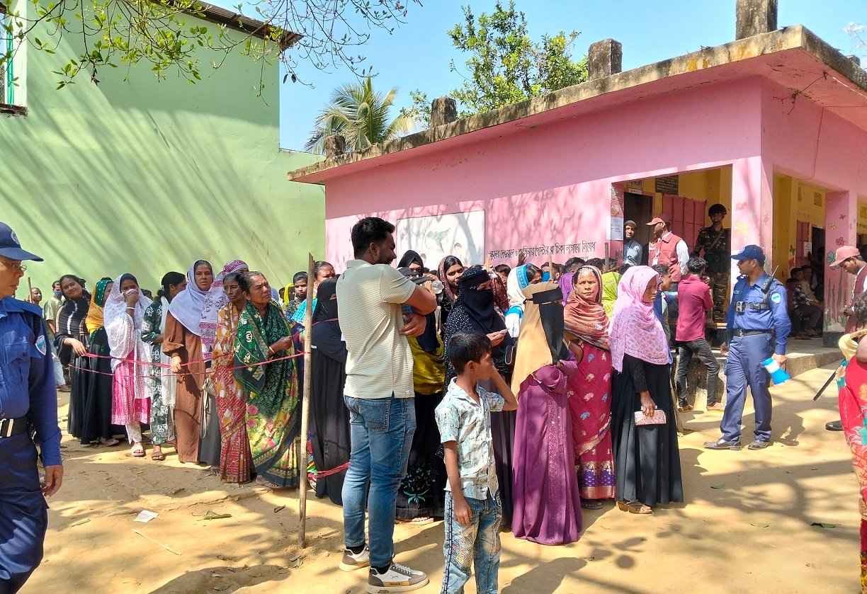 Voting underway peacefully in 213 centres in Rangamati