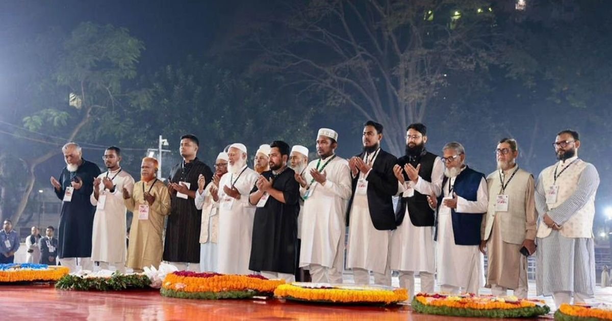 Jamaat pays formal tribute by laying wreaths at Central…