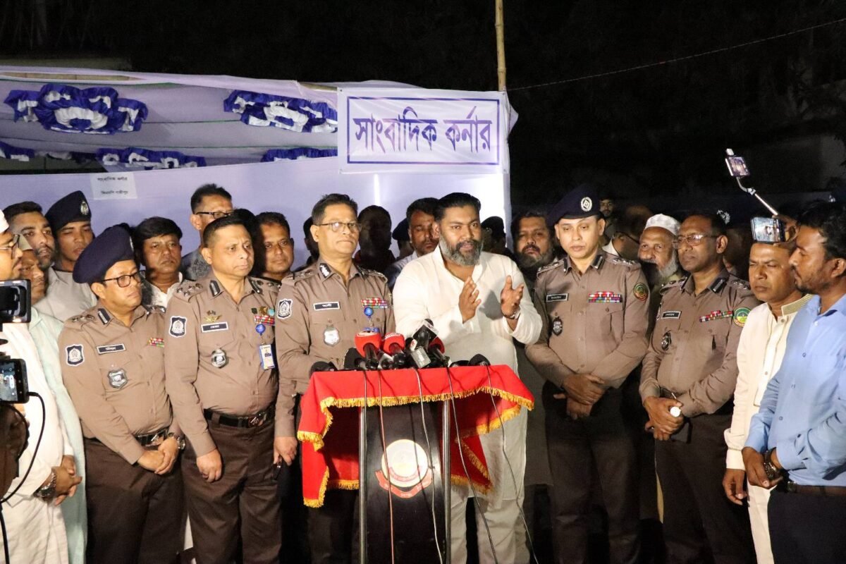 Gazipur Metropolitan Police organizes a public meeting and Iftar Mahfil on the occasion of IGP’s visit to Gazipur
