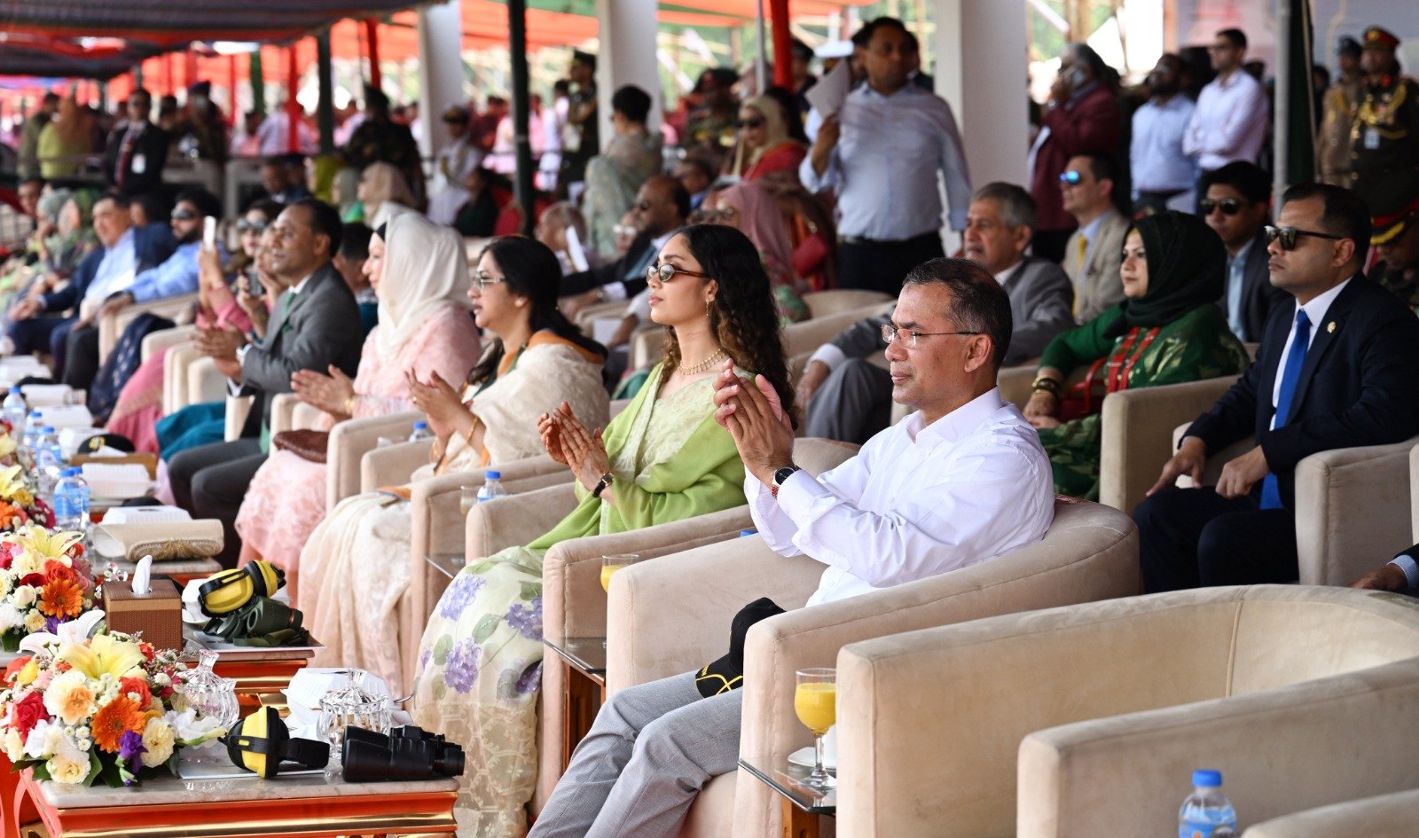 President and Prime Minister inspect parade on Independence Day