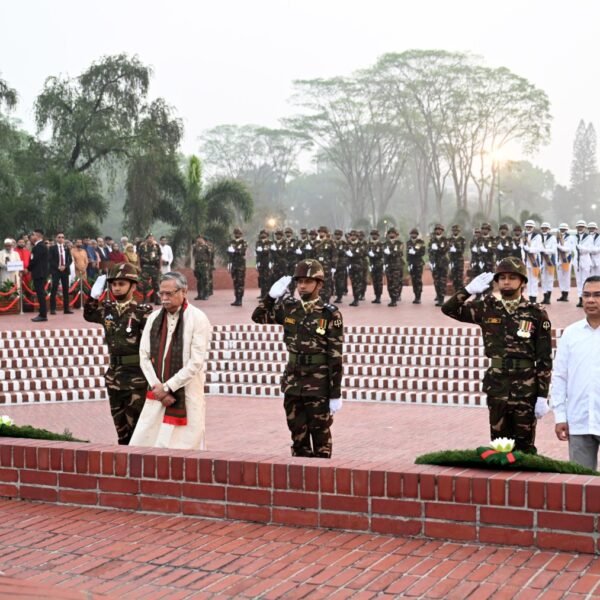 President and Prime Minister pay tribute at National Memorial…