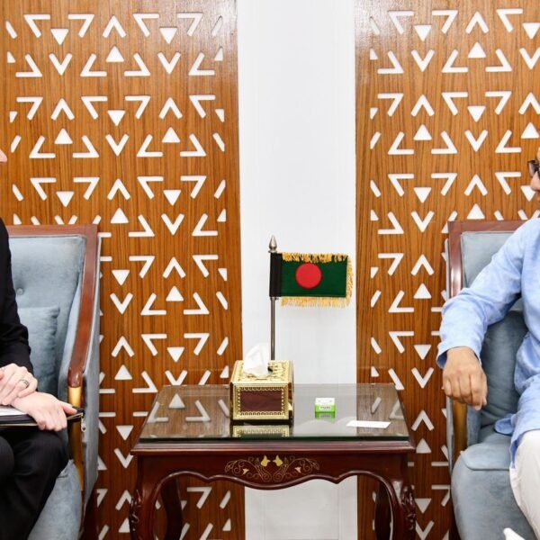 Bangladesh seeks UK investment in Sylhet tea industry