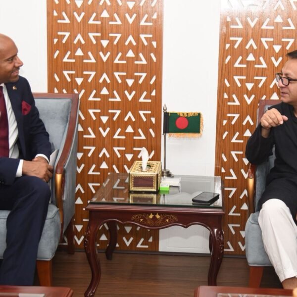 Bangladesh invites Canadian investment in solar energy