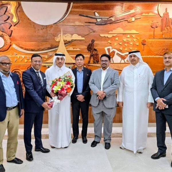 Qatari Labor Minister Arrives in Dhaka