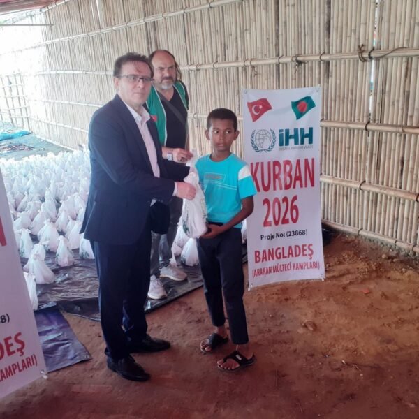 Turkish Ambassador Ramis Sen visits Rohingya camps on Eid-ul-Azha