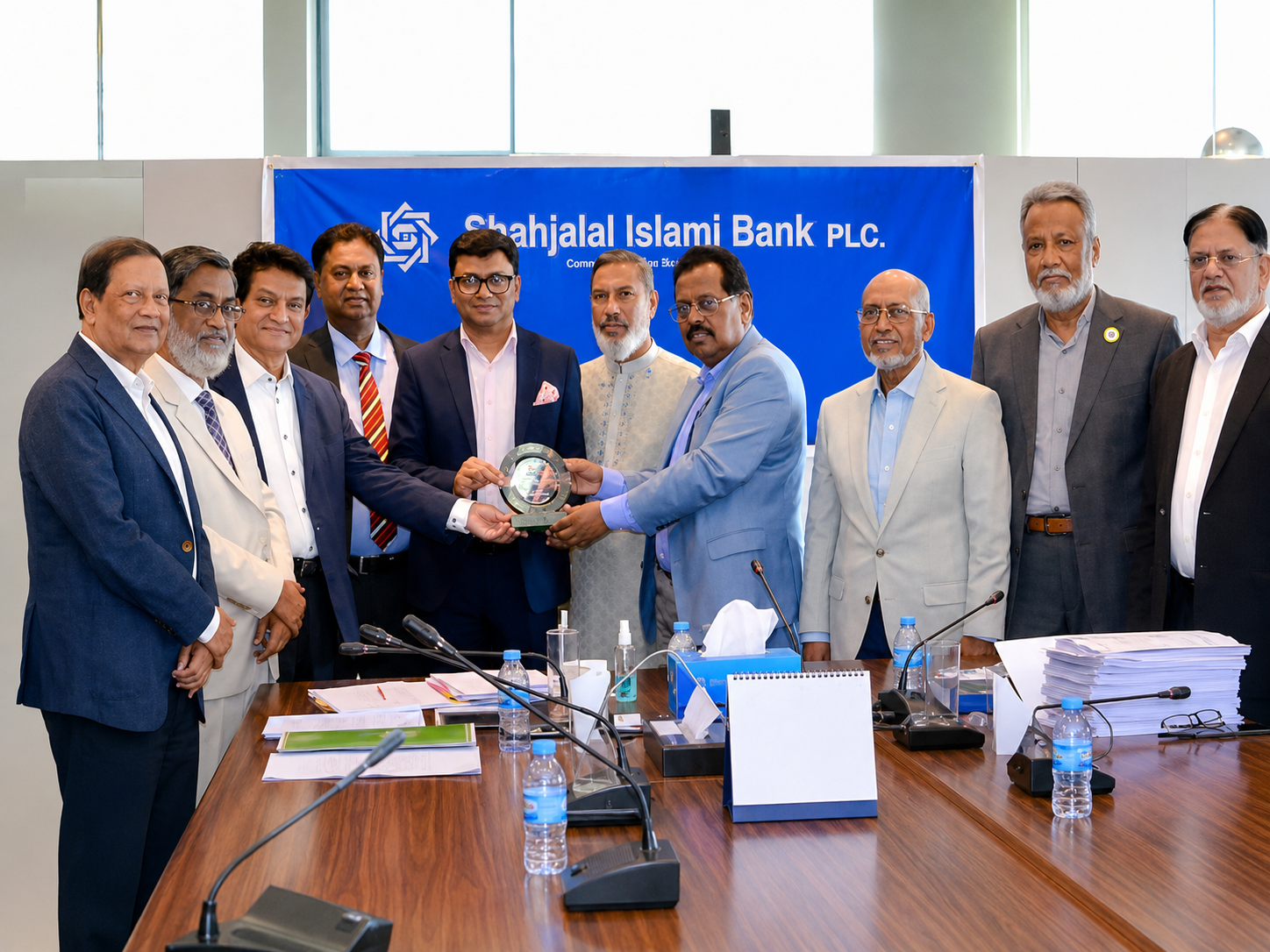 Abdul Hakim (Sumon) receives Shahjalal Islami Bank’s ‘Outstanding Contribution Award’