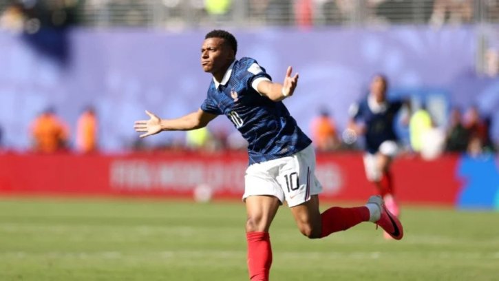 France starts World Cup mission&hellip;